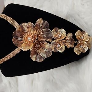 🔹️Piper K🔹️  golden tone blossoms 17 " necklace